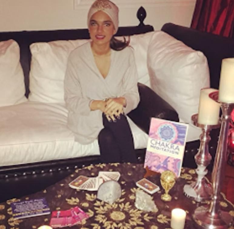 Psychic Reader Gabriel Reading Room in Chicago